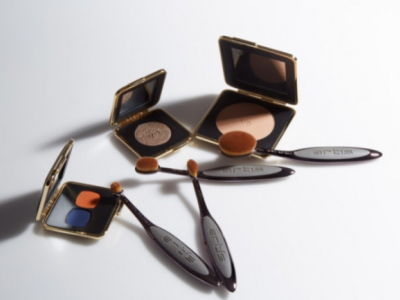 Comment utiliser le pinceau à maquillage Linear 1 d'Artis ?