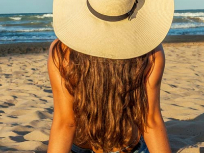 5 façons de protéger les cheveux du soleil et de la mer